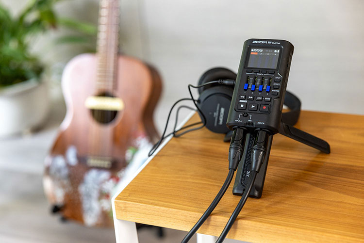 Zoom R4 MultiTrak 录音机 Zoom R4 MultiTrak 录音机